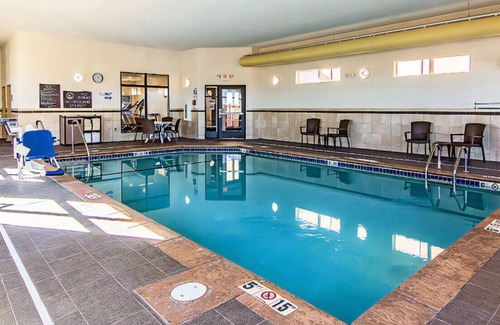 Rochester House | Extravagant Room for Couples' Escape! Free WiFi