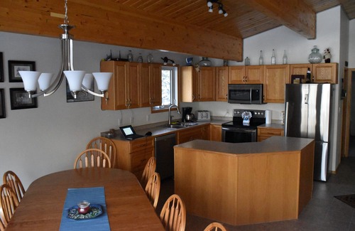East Kootenay Ski Chalet | Extreme Dream Chalet in the Heart of Panorama Mountain Resort