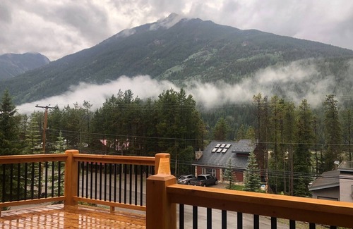 East Kootenay Ski Chalet | Extreme Dream Chalet in the Heart of Panorama Mountain Resort