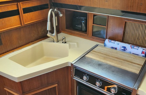 Naples Boat Rental | Extreme Naples Charters- "Comfort Zone"-Social Distancing at it's Best!