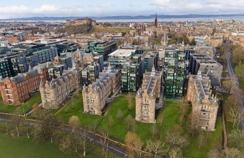 Laurieston Apartment | Extremely central Quartermile apartment near Castle and University
