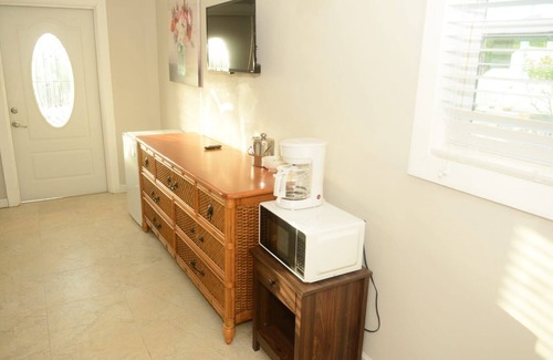 Rolleville Hotel | Exuma Beach Point