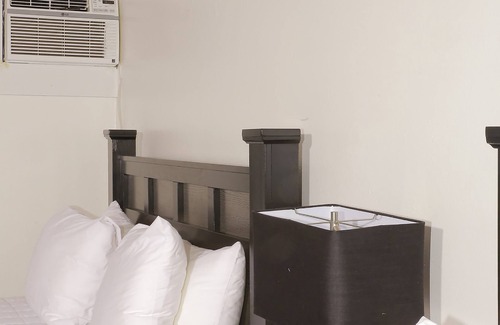 Farmer's Hill Hotel | Exuma Palms