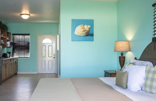Rolleville Hotel | Exuma Sea Grape: Sandy Isle Escapes -formally Shoreline Beach Club