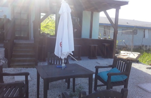 Farmer's Hill House | Exuma swimming Pigs sharks 2bdrm villa