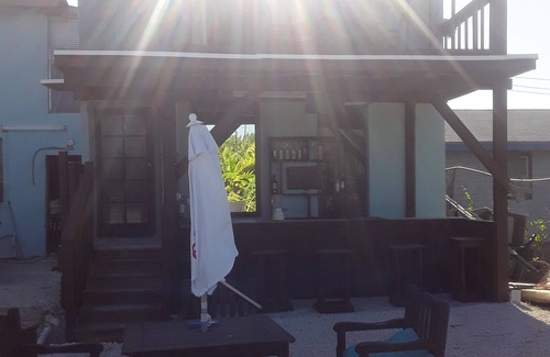 Farmer's Hill House | Exuma swimming Pigs sharks 2bdrm villa