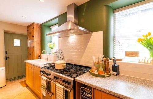 Eyam Cottage | Eyam Derbyshire Peak District Cottage ❤️ Dogs