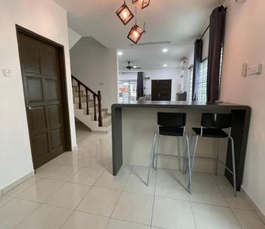 Sitiawan House | Eyu Sweet Home in Sitiawan 10-13 pax free wifi