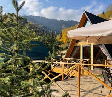 Medeu District House | Eywa House