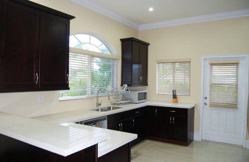 Bell Channel Bay House | EZ VILLE @ TAINO BEACH