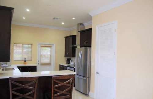 Bell Channel Bay House | EZ VILLE @ TAINO BEACH