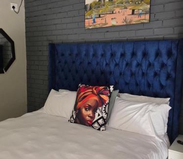 Flora Park House | EzekMary Res