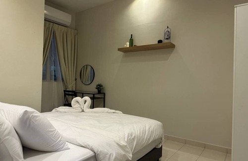 Nilai House | Ezhome Adelena Bayu Residence Homestay