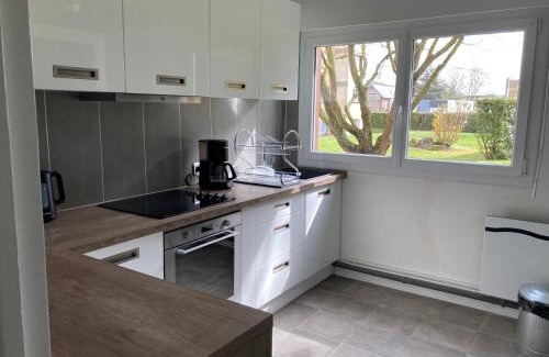 Fecamp Apartment | Fécamp, Etretat, Yport, joli appartement tout près de la plage et de la gare, zéro six soixante dix-huit soixante treize trente six quatre vingt onze