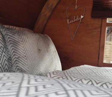 Hitdorf House | Für Alleinreisende-1 Person- Single Room- Rustikales freistehendes Mini Holzfass zum Schlafen, mit angrenzendem Badezimmer!