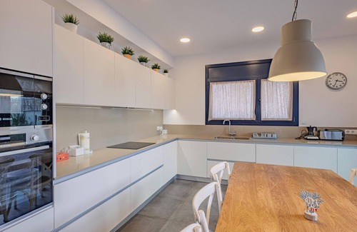 Llafranc House | F-1 LLAFRANC 8 PAX - Three Bedroom House, Sleeps 8
