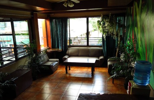 Canloan City Hotel | F&C Guest House