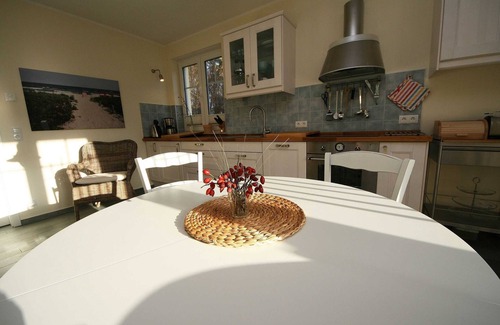 Thiessow Apartment | F: Holiday apartment Ostseerausch No. 01 with terrace - Ferienwohnung Ostseerausch