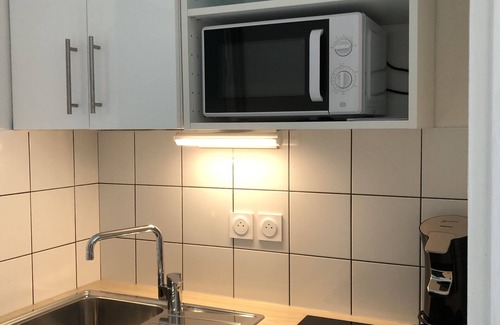 Clermont-Ferrand Apartment | F1 with open view, 6m2 terrace, WIFI