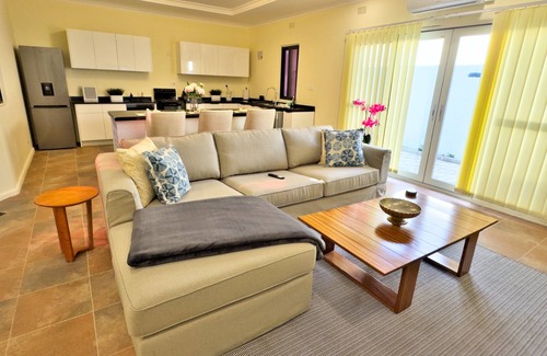 Lusaka Apartment | F2 - Apartment with Inverter, Gym, Washer/Dryer, Wifi, Pavilion - Ibex Meanwood