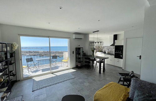 Sete Apartment | F2 Avec Terrasse et une vue Exceptionnelle sur le Port et le Môle