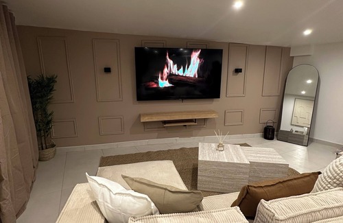 Etampes Apartment | F2 jacuzzi modern/spacious (5 min station)