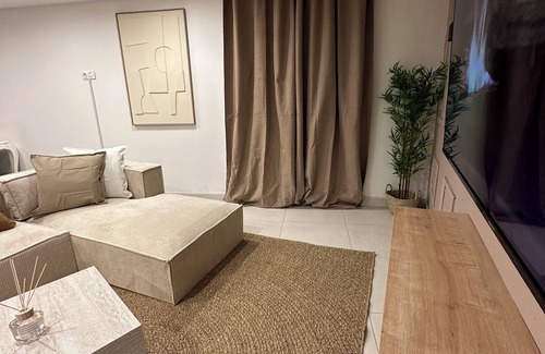 Etampes Apartment | F2 jacuzzi modern/spacious (5 min station)