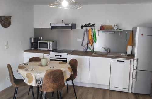 Brives-Charensac Apartment | F2 KING SIZE BED WITH EXTERIOR 2KM FROM PUY EN VELAY