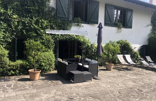 Urrugne Apartment | F3 with terrace/garden 4km beaches between St jean de luz/Hendaye