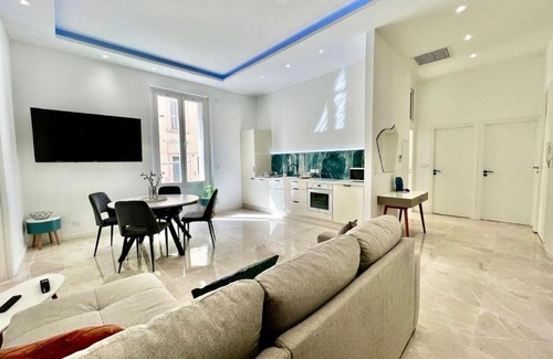 Cannes City Centre Apartment | F4 Haddad