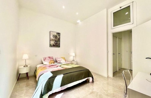 Cannes City Centre Apartment | F4 Haddad