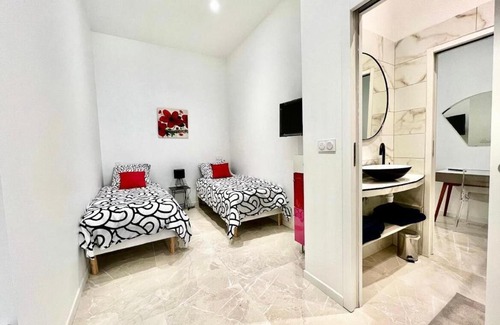Cannes City Centre Apartment | F4 Haddad