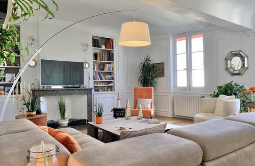 Secteur 2 Apartment | #F5 | Martine's luxurious 👱🏻‍♀️City center | Notre Dame district