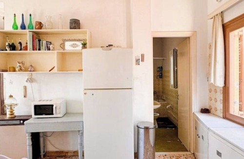 Aegina Town Apartment | F5 seafront apartment with rooftop sea view