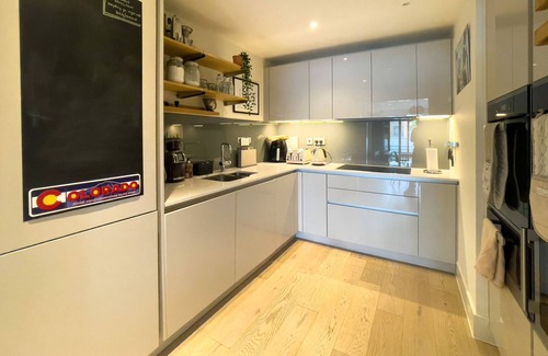 Frognal and Fitzjohns Apartment | F9-Fantastic 2 Bedroom Flat in NW3!