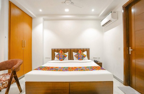 Dwarka Hotel | Fabexpress Aerosky Deluxe