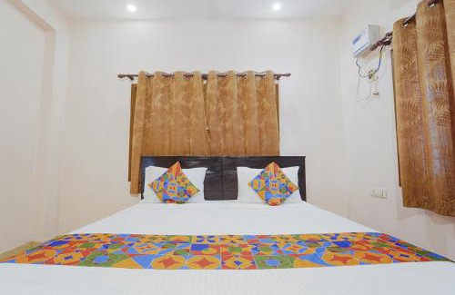 Vadapalani Hotel | FabExpress Earth - Nr Vadapalani Murugan Temple, Vadapalani