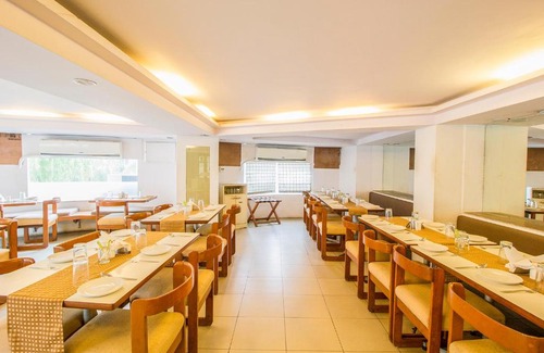 Sayajiganj Hotel | FabExpress Kalyan - Nr Dairy Dan Circle