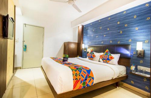 Sayajiganj Hotel | FabExpress Kalyan - Nr Dairy Dan Circle