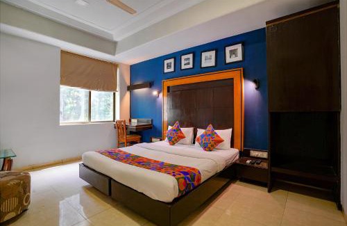 Chembur East Hotel | FabExpress Manas Residency