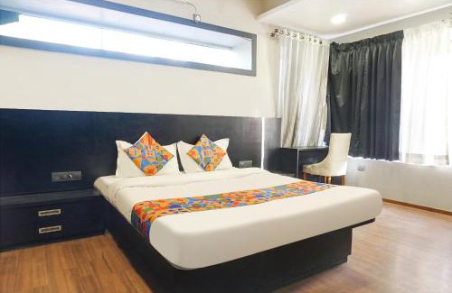 Pimpri - Chinchwad Hotel | FabExpress Star Light - Near Jagtap dairy