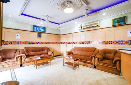 Tambaram Hotel | FabExpress Sunshine Residency