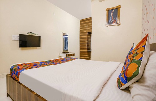 Baramati Hotel | Fabexpress Swara Residency