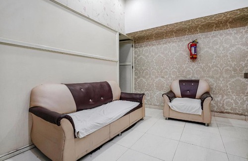 Baramati Hotel | FabExpress Swara Residency