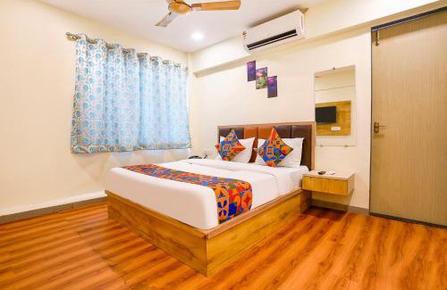 Vashi Hotel | FabHotel 24 7 Residency