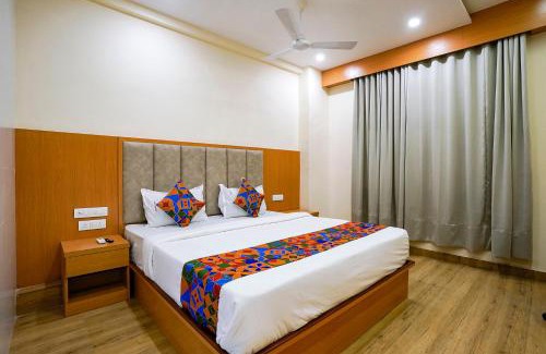Kalina Hotel | FabHotel 7 Square - Nr BKC