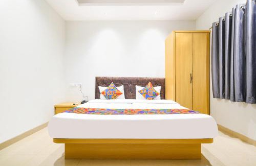 Rau Hotel | FabHotel Aashiyana