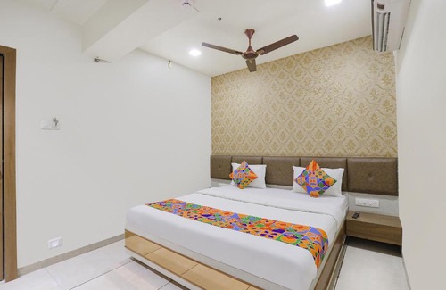Ahmedabad Hotel | FabHotel Bharosa Inn