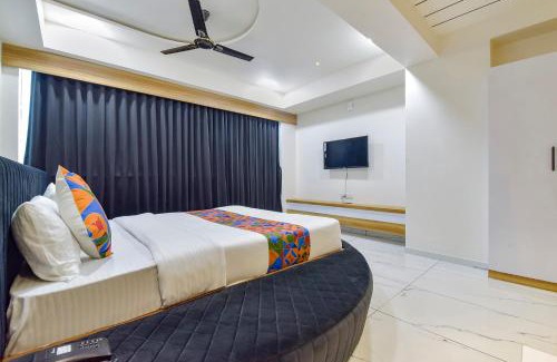 Ahmedabad Hotel | FabHotel Bliss