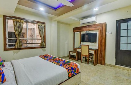 Central Chennai Hotel | FabHotel Central Palace